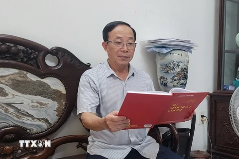 Thiếu tá Bùi Công Biên, Bí thư Chi bộ 7 phường Xuân La, quận Tây Hồ (Hà Nội). (Ảnh: Phương Anh/TTXVN)