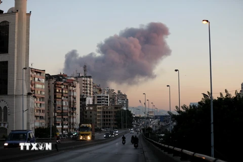 Khói bốc lên sau cuộc không kích của Israel vào trụ sở Hezbollah ở Beirut, Liban, ngày 27/9/2024. (Ảnh: THX/TTXVN)