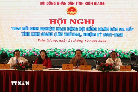 Đoàn Chủ tọa hội nghị. (Ảnh: Lê Huy Hải/TTXVN)