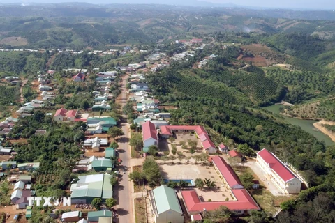 Trường tiểu học và trung học cơ sở Đắk Plao (xã Đắk Plao, huyện Đắk Glong) được đầu tư, xây dựng các phòng học bộ môn từ nguồn vốn chương trình mục tiêu quốc gia giảm nghèo bền vững. (Ảnh: Mưng Hưng/TTXVN)