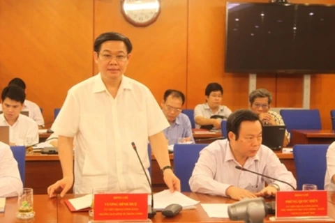 Giáo sư Vương Đình Huệ chỉ đạo sơ kết Nghị quyết Trung ương 6 tại Bộ Tài Chính (Ảnh: Thanh Liêm)