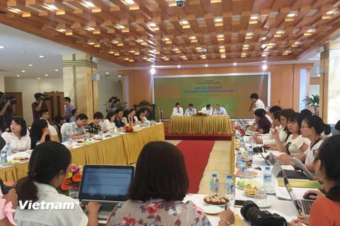 Họp báo Công bố ra mắt thị trường chứng khoán phái sinh vào ngày 8/8 tại Sở Giao dịch Chứng khoán Hà Nội. (Ảnh: PV/Vietnam+) 
