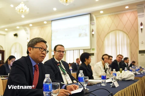 Các đại biểu trao đổi tại Diễn đàn về chính sách an toàn thực phẩm trong khu vực Tiểu vùng Mekong mở rộng. (Ảnh: BTC)