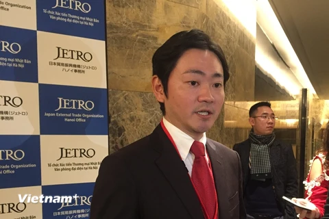 Ông Hiroyki Ono trả lời phỏng vấn báo chí. (Ảnh: PV/Vietnam+)