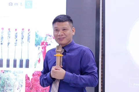 Ông Tuấn Hà, Tổng giám đốc Vinalink và VAG Media trao đổi cùng VietnamPlus về những kinh nghiệm giúp các doanh nghiệp start-up “go global.” (Ảnh: PV/Vietnam+)