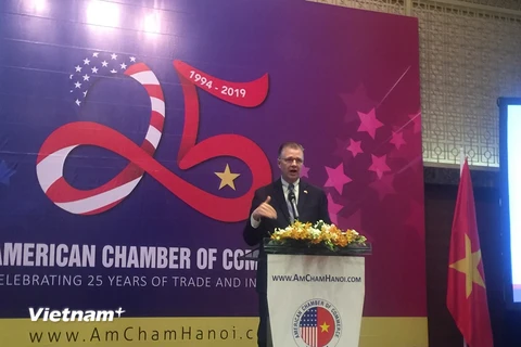 AmCham tổ chức sự kiện kỷ niệm 25 năm thành lập và 25 năm bình thường hóa quan hệ kinh tế giữa Việt Nam và Mỹ, ngày 8/11. (Ảnh: PV/Vietnam+)