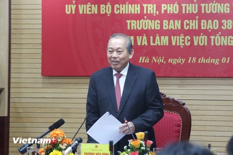 Ngày 18/1, Phó thủ tướng Thường trực Chính phủ Trương Hòa Bình, Ủy viên Bộ Chính trị, Trưởng Ban Chỉ đạo 389 Quốc gia đã có buổi làm việc với Tổng cục Hải quan. (Ảnh: PV/Vietnam+)