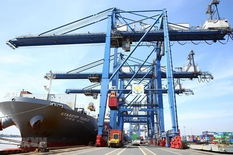 Việc triển khai hệ thống quản lý giám sát hải quan tự động (VASSCM) giúp giảm thời gian thực hiện các thủ tục giao nhận hàng tại cảng cũng là nguyên nhân giảm thời gian và chi phí thực hiện thủ tục thương mại qua biên giới đối với hàng hóa xuất nhập khẩu.