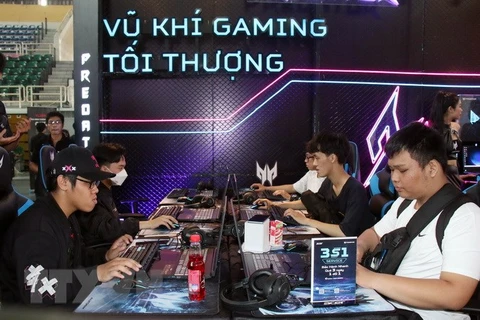 Tỷ lệ người nghiện game tại Việt Nam là 8,5% và game online đã gây những rối loạn tâm thần, như trầm cảm, lo âu và căng thẳng. (Ảnh: TTXVN)