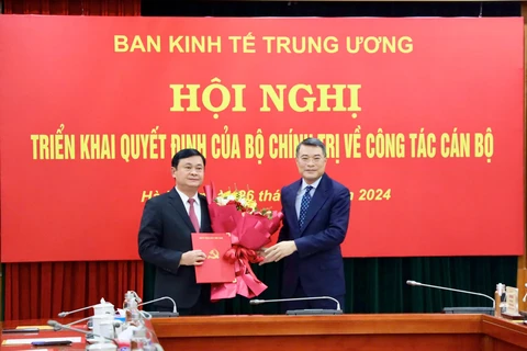 Phó Trưởng Ban Kinh tế Trung ương Thái Thanh Quý khẳng định luôn nỗ lực cao nhất để hoàn thành nhiệm vụ được giao, nêu cao tinh thần trách nhiệm để tiếp cận nhanh với công việc được phân công. (Ảnh: BKTTW/Vietnam+)