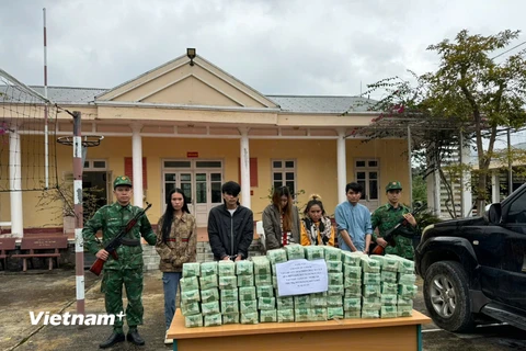 Đáng chú ý, tuyến hàng không ghi nhận sự gia tăng đáng kể về hoạt động vận chuyển trái phép vàng qua biên giới. (Ảnh: Vietnam+)