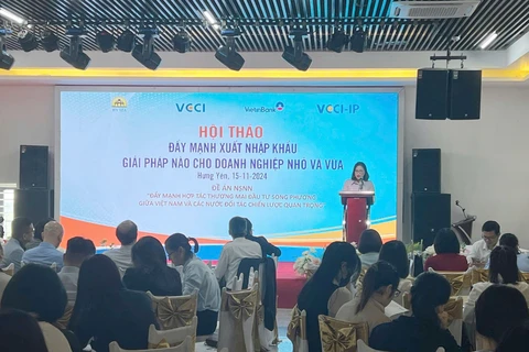 hội thảo "Đẩy mạnh xuất nhập khẩu-Giải pháp nào cho doanh nghiệp nhỏ và vừa?" ngày 15/11. (Ảnh: Vietnam+)