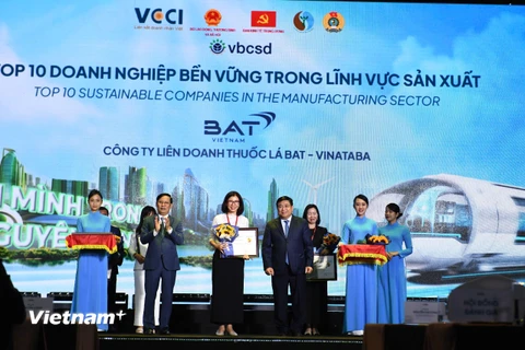 CSI 2024 với chủ đề “Doanh nghiệp vươn mình trong Kỷ nguyên Xanh," đánh dấu mốc son thứ 9 của Chương trình đánh giá, công bố Doanh nghiệp bền vững tại Việt Nam. (Ảnh: Vietnam+)