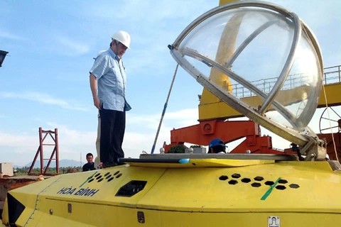 Việt Nam thử thành công tàu lặn biển tự chế tạo ở Cam Ranh