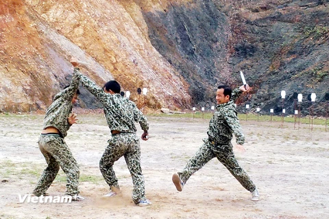[Photo] Cận cảnh một số tuyệt kỹ của Đặc công Hải quân Việt Nam 