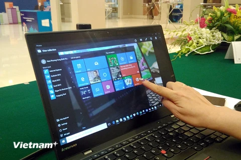 Trải nghiệm Windows 10 trên máy tính Lenovo. (Ảnh: T.H/Vietnam+)