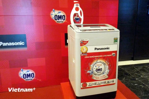 Máy giặt Panasonic Omo Matic có nhiều tính năng phù hợp với nông thôn Việt Nam. (Ảnh: T.H/Vietnam+)