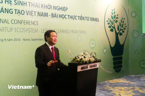Phó Thủ tướng Vương Đình Huệ cho rằng, vấn đề quan trọng nhất hiện nay là xây dựng, hoàn thiện thể chế chính sách về khởi nghiệp. (Ảnh: T.H/Vietnam+)