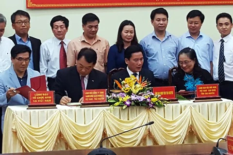 Các bên ký kết thỏa thuận hợp tác, thành lập Trung tâm Hợp tác Việt-Hàn tại tỉnh Thái Nguyên. (Nguồn: Samsung Việt Nam)