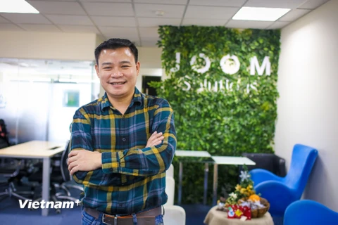 Hùng Đinh-CEO của DesignBold cho rằng độ tuổi đủ chín để khởi nghiệp là từ 29-30. (Ảnh: Lê Minh Sơn/Vietnam+)