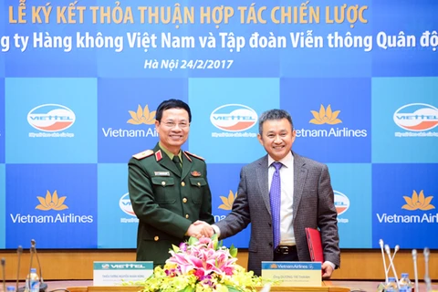 Lãnh đạo Viettel và Vietnam Airlines ký hợp tác chiến lược chiều 24/2. (Ảnh: Viettel)