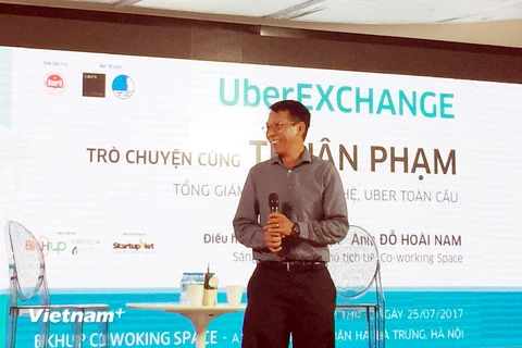 Ông Thuận Phạm, Tổng Giám đốc Công nghệ của Uber truyền lửa cho start-up Việt tại Hà Nội. (Ảnh: T.H/Vietnam+)