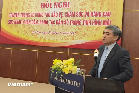 Thứ trưởng Nguyễn Minh Hồng đề nghị các phương tiện truyền thông đại chúng tích cực tuyên truyền về công tác y tế, dân số. (Ảnh: T.H/Vietnam+)