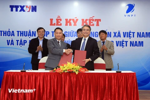 Thỏa thuận VNPT và TTXVN hướng tới xây dựng mối quan hệ đối tác chiến lược. (Ảnh: M.Q/Vietnam+)
