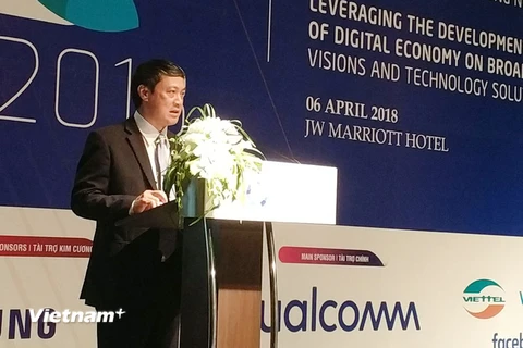 Thứ trưởng Bộ Thông tin và Truyền thông Phạm Hồng Hải cho rằng, doanh nghiệp cần có bước chuyển mình để tận dụng ưu thế về công nghệ. (Ảnh: PV/Vietnam+)