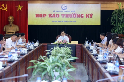 Thứ trưởng Bùi Thế Duy (chủ tọa) cho biết Hệ tri thức Việt số hóa đã tạo được văn hóa chia sẻ dữ liệu. (Ảnh: CTV)