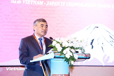 Thứ trưởng Bộ Thông tin và Truyền thông Nguyễn Minh Hồng phát biểu tại sự kiện. (Ảnh: M.Q/Vietnam+) 