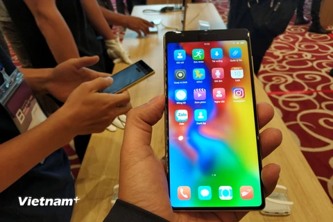 Bphone 3, chiếc điện thoại mới nhất của Bkav. (Nguồn: T.H/Vietnam+)