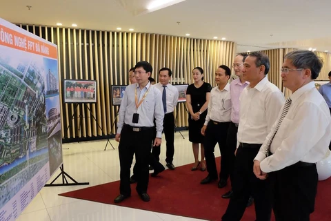 Lãnh đạo Thành phố Đà Nẵng thăm Trung tâm phần mềm FPT tại Tòa nhà FPT Complex. (Nguồn: FPT)