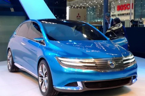 Daimler giới thiệu mẫu xe điện Denza EV ở Trung Quốc