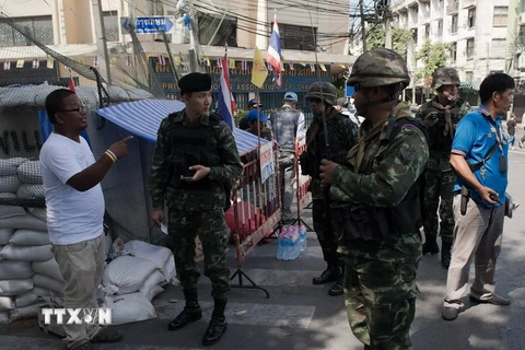 Quân đội Thái Lan nỗ lực giải quyết khủng hoảng