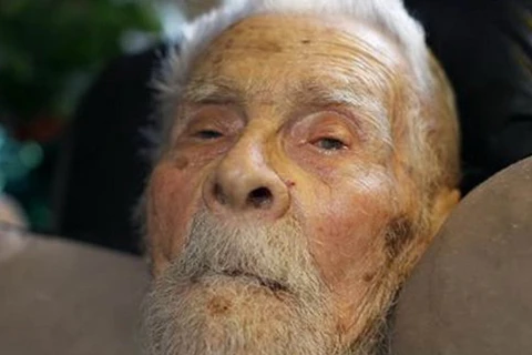 Cụ ông cao tuổi nhất qua đời tại New York ở tuổi 111