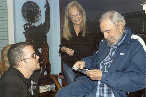 Nhà lãnh đạo Cuba Fidel Castro xuất hiện trên truyền thông