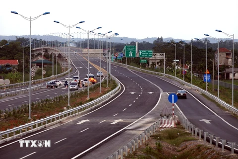 Thông xe đoạn cuối cùng của đường cao tốc Nội Bài-Lào Cai 