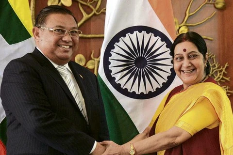 Ngoại trưởng Ấn Độ Sushma Swaraj và người đồng cấp Myanmar Wunna Maung Lwin. (Nguồn: thehindubusinessline)