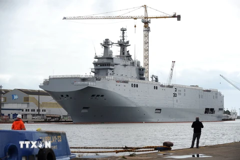  Tàu Mistral LHD tại xưởng đóng tàu ở Saint-Nazaire, miền tây Pháp. (Nguồn: AFP/TTXVN)