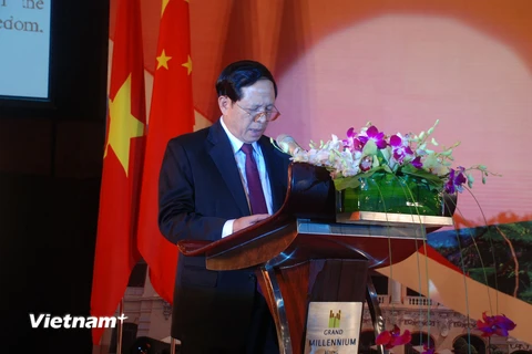 Đại sứ Việt Nam tại Trung Quốc Nguyễn Văn Thơ phát biểu tại buổi lễ. (Ảnh: Tường Thu-Hải Yến/Vietnam+)
