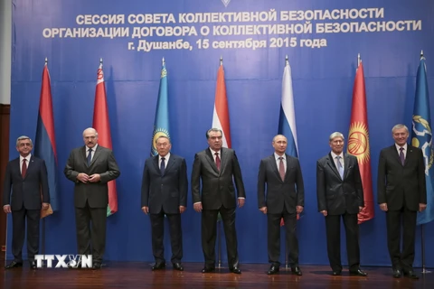 Tổng thống các nước Armenia, Belarus, Kazakhstan,Tajikistan, Nga và Kyrgyzstan tại hội nghị. (Nguồn: Reuters/TTXVN)