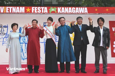 Các đại biểu tham gia lễ hội. (Ảnh: Nguyễn Tuyến-Gia Quân/Vietnam+)