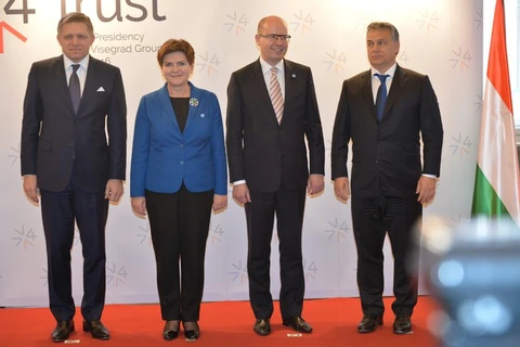 Bộ tứ Visegrad: Thủ tướng Slovakia Robert Fico, Thủ tướng Ba Lan Beata Szydlová, Thủ tướng Cộng hòa Séc Bohuslav Sobotka và Thủ tướng Hungary Viktor Orbán. (Nguồn: CTK)