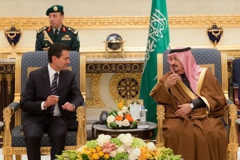 Tổng thống Mexico Enrique Peña Nieto (trái) và Quốc vương nước chủ nhà Salman bin Abdulaziz Al Saud. (Nguồn: noticiasmvs)