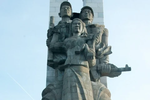 Đài tưởng niệm Quân tình nguyện Việt Nam tại Campuchia. (Ảnh: Xuân Khu/TTXVN)