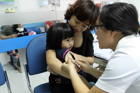 Bộ Y tế công bố 11 tỉnh có tỷ lệ tiêm vét vắcxin sởi thấp 