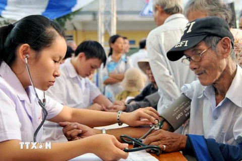 Mỗi người cao tuổi ở Việt Nam phải chịu 15,3 năm bệnh tật