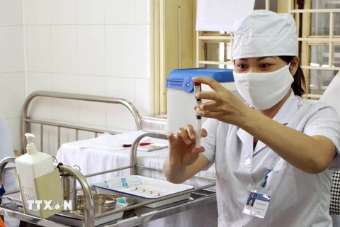 Cấp 2.000 liều vắcxin sởi-rubella dập ổ dịch ở tỉnh Bình Dương