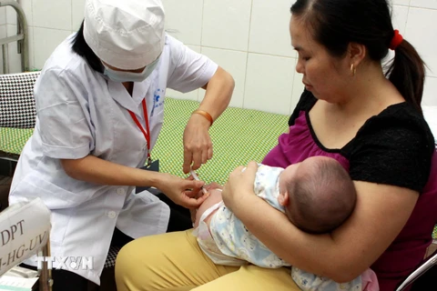 Hơn 1.500 trẻ được tiêm vắcxin Quinvaxem trong tuần qua